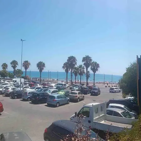 Casa Vacanza Nuvola Rossa Kr7 Crotone Exterior photo
