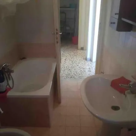 Casa Vacanza Nuvola Rossa Kr7 Crotone Exterior photo